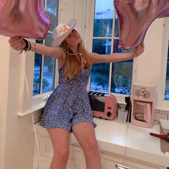 Meet your Posher, Lindsey - Picture 1 of 1